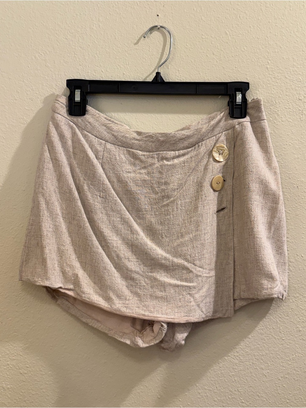 Q2 Natural Beige Linen-Texture Skort